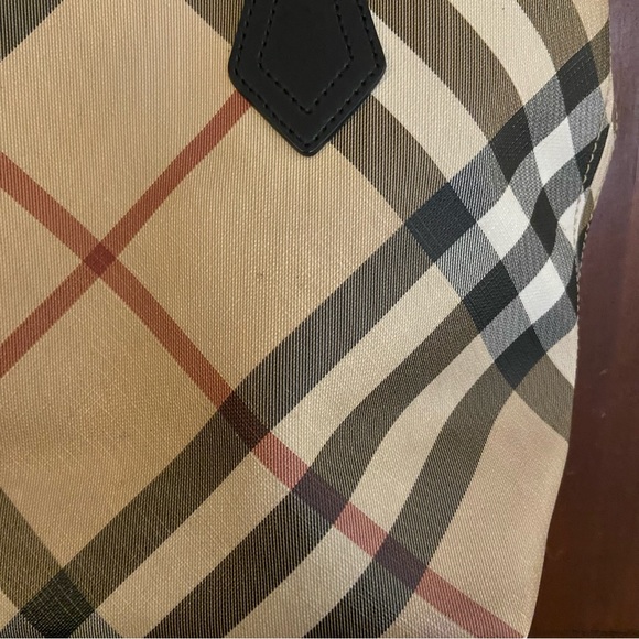 Burberry handbag - Picture 8 of 9